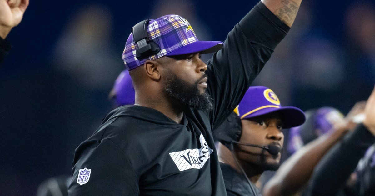 Vikings DL Coach Marcus Dixon to Join Dallas Cowboys