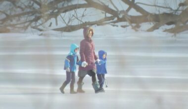 Philadelphia police urge people not to walk on city's frozen rivers: "This is illegal for a reason"