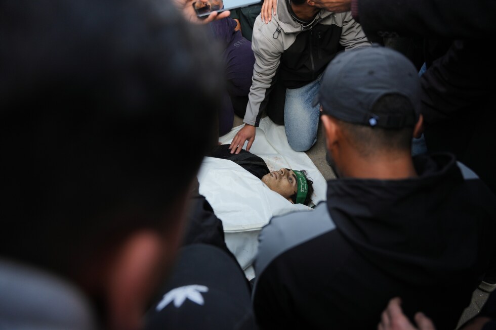 Gaza hospital criticizes Doctors Without Borders' withdrawal over armed men