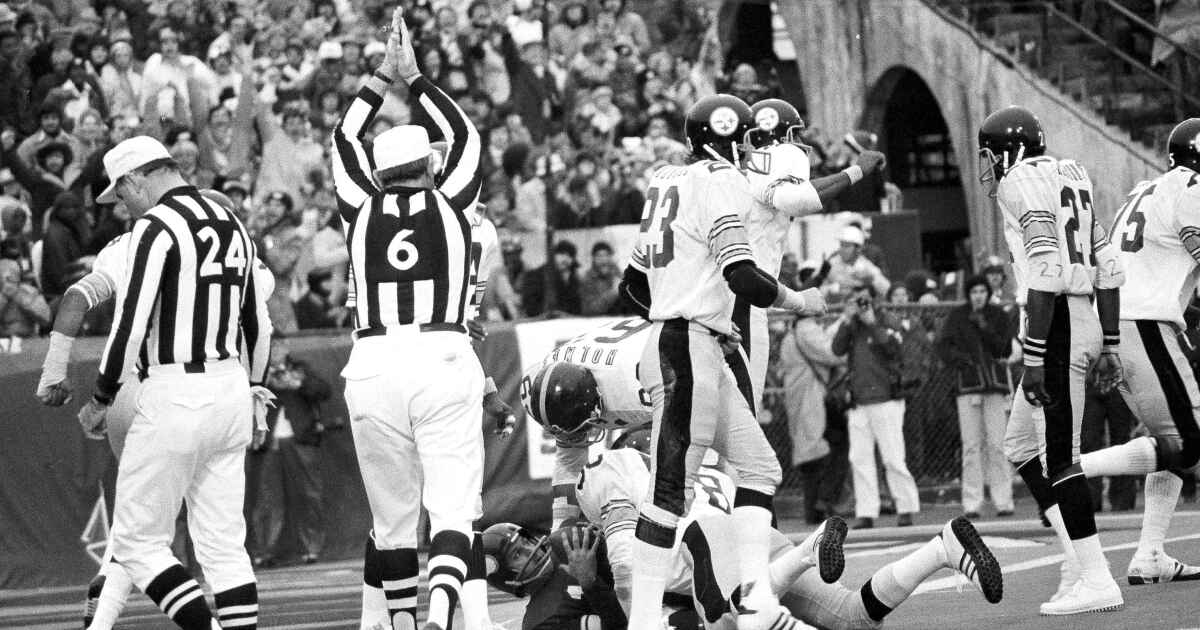 What is the lowest halftime score in Super Bowl history?