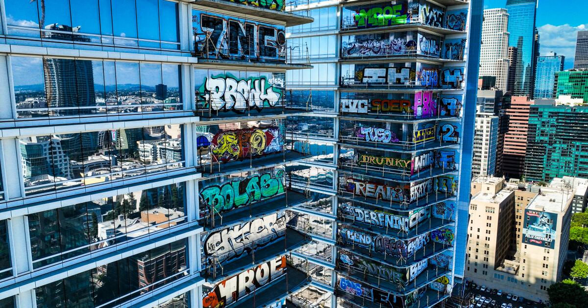 Buyer for Oceanwide Plaza's infamous graffitied towers emerges