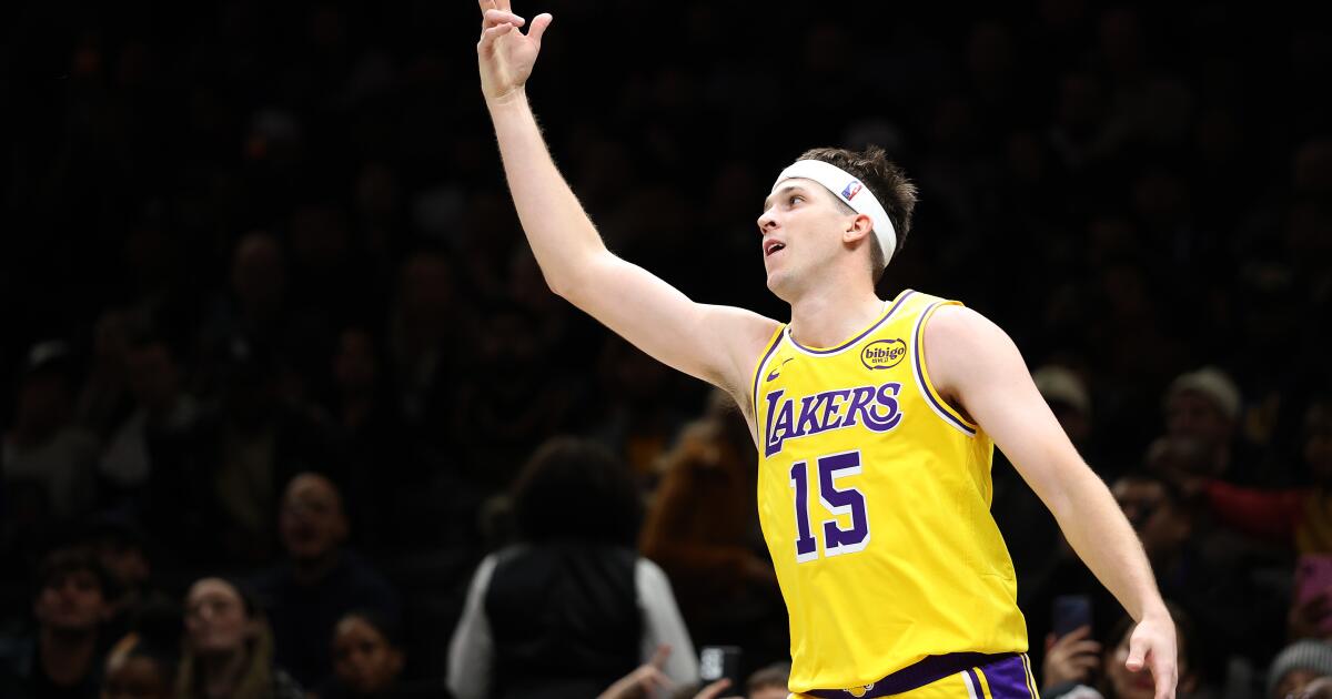 Austin Reaves returns with 15 points in Lakers' rout of Nets
