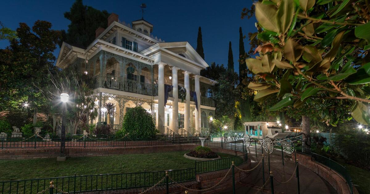 The time is now to get hitched at Disneyland's Haunted Mansion