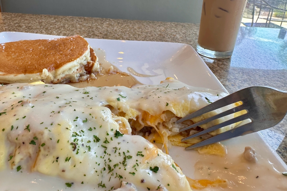 Omlet and pancakes