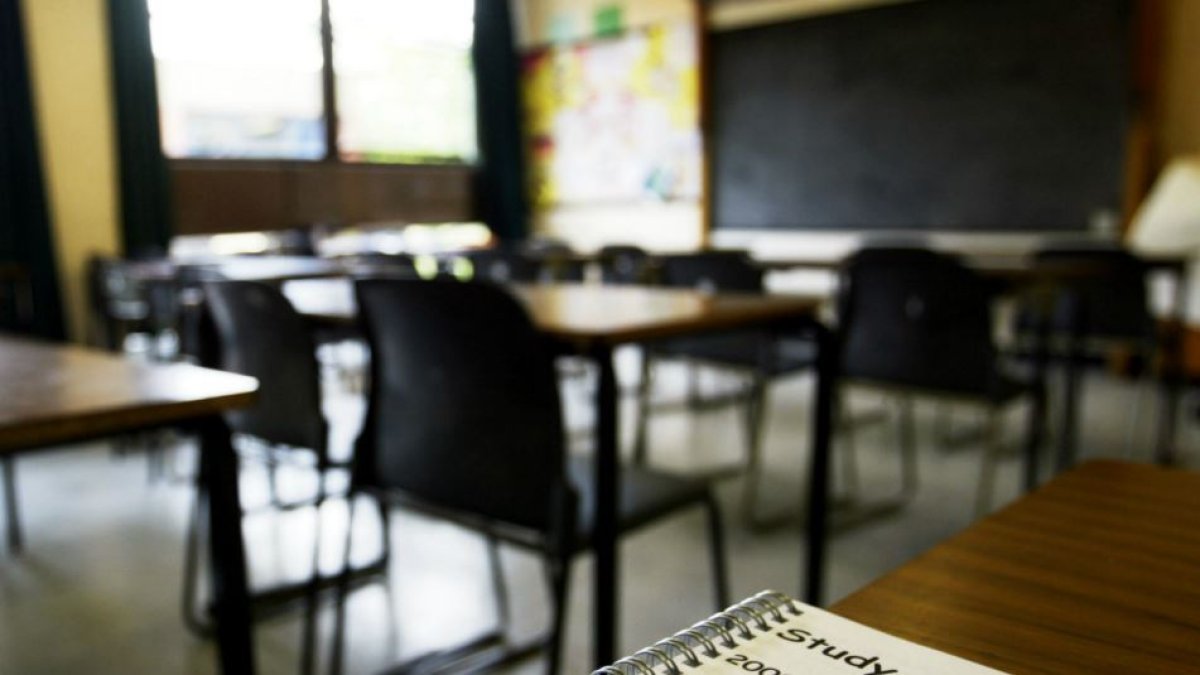 Over 120 students displaced from classrooms over environmental concerns in Chatsworth – NBC Los Angeles