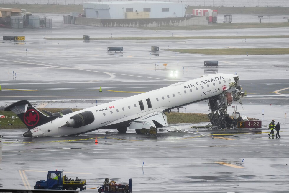 New York's LaGuardia Airport closes after crash on runway