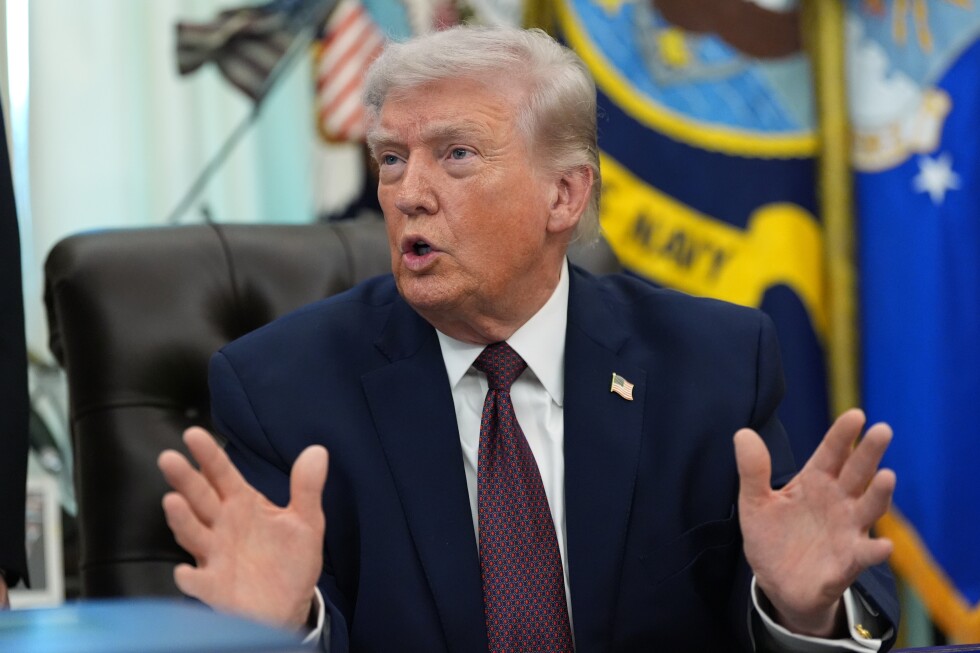 Trump signs order directing creation of a national voter list