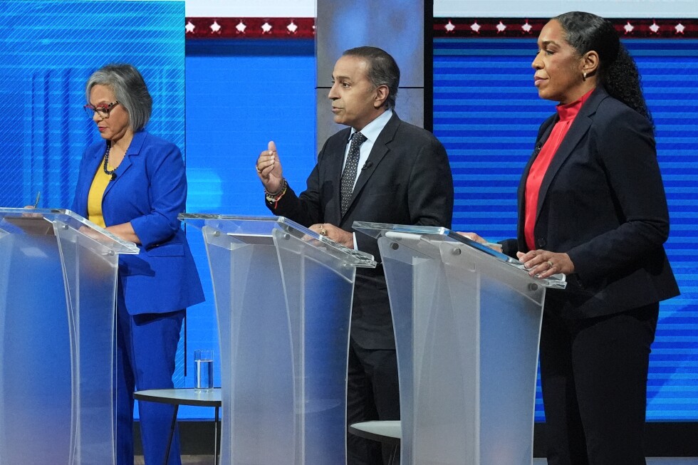 Illinois voters pick new slate of Democratic leaders in Tuesday primary