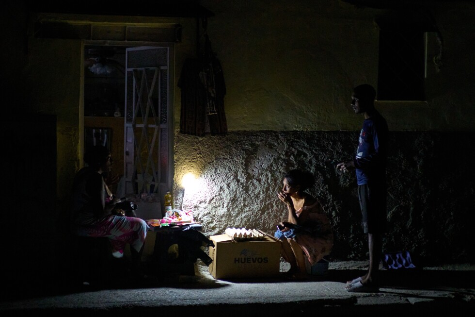 Islandwide blackout hits Cuba as it struggles with energy crisis