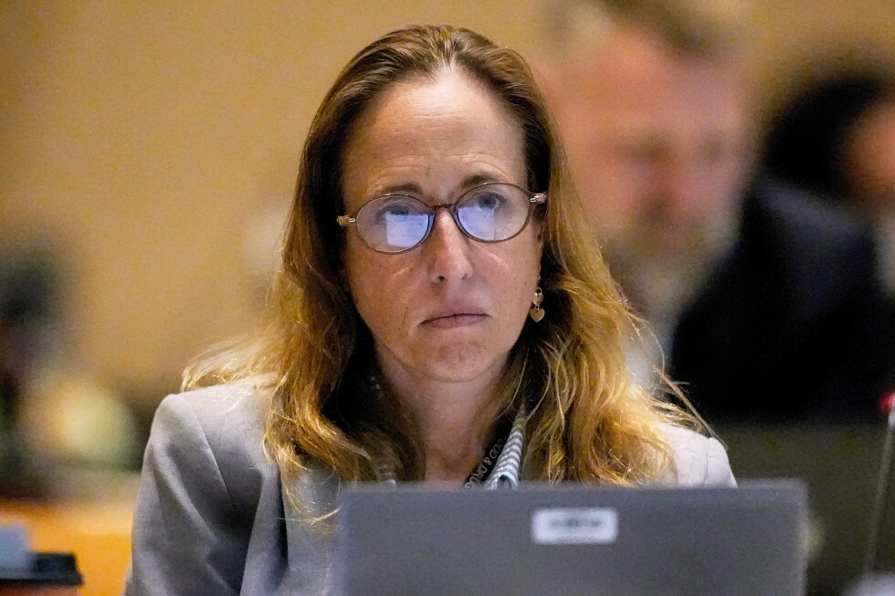 Top FDA official seeks to hire friend pushing new antidepressants warning