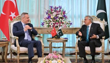 Diplomats from regional powers meet in Pakistan to seek war's end