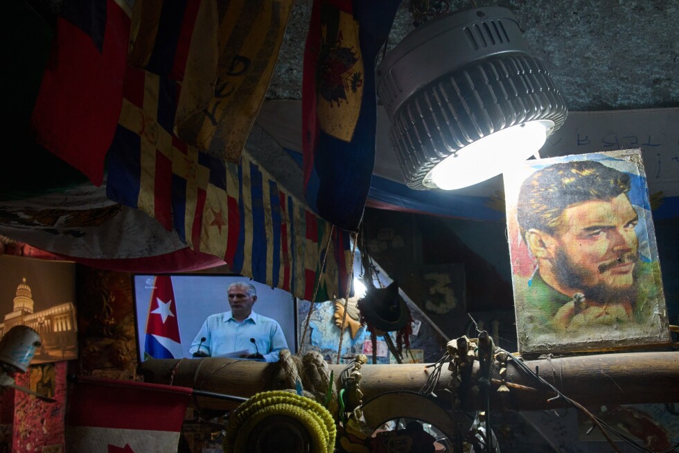 Cuba confirms talks with US as economic crisis grows