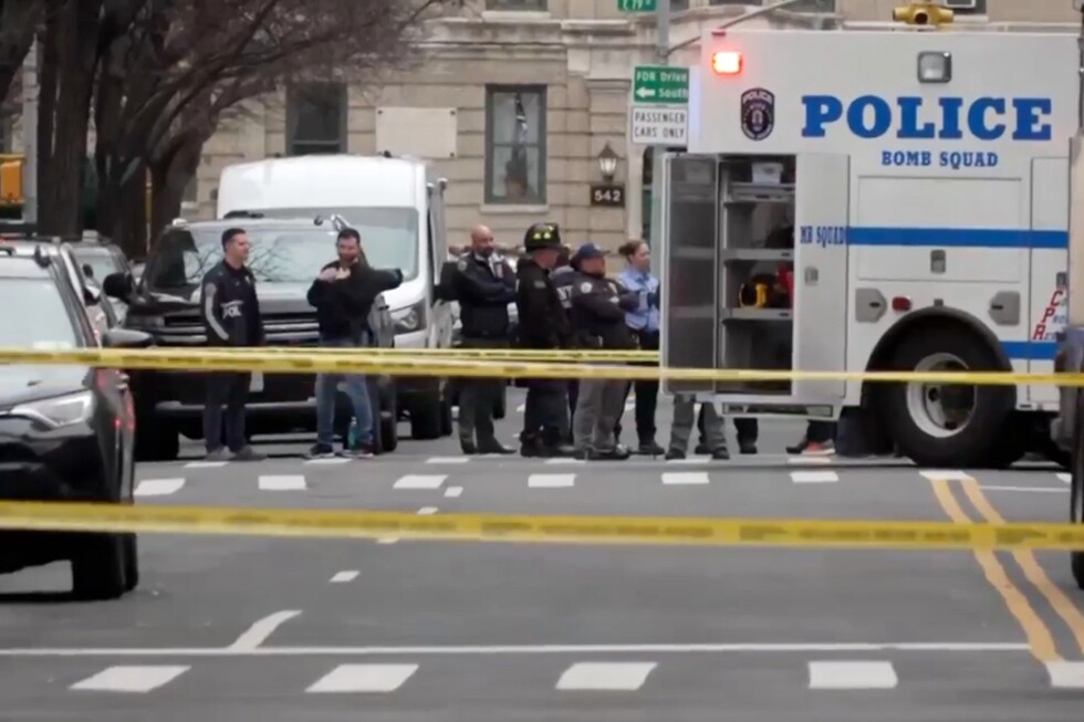 Improvised explosive device thrown at anti-Islam protest in NYC