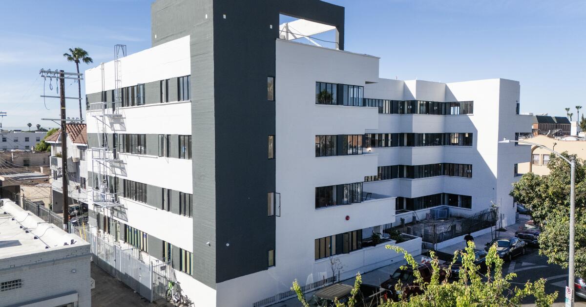 Jardinette Apartments, Neutra's first Los Angeles building, reopens