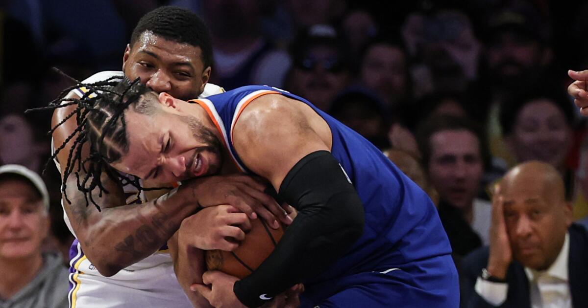 Lakers prove vs. Knicks they can achieve gritty defensive wins