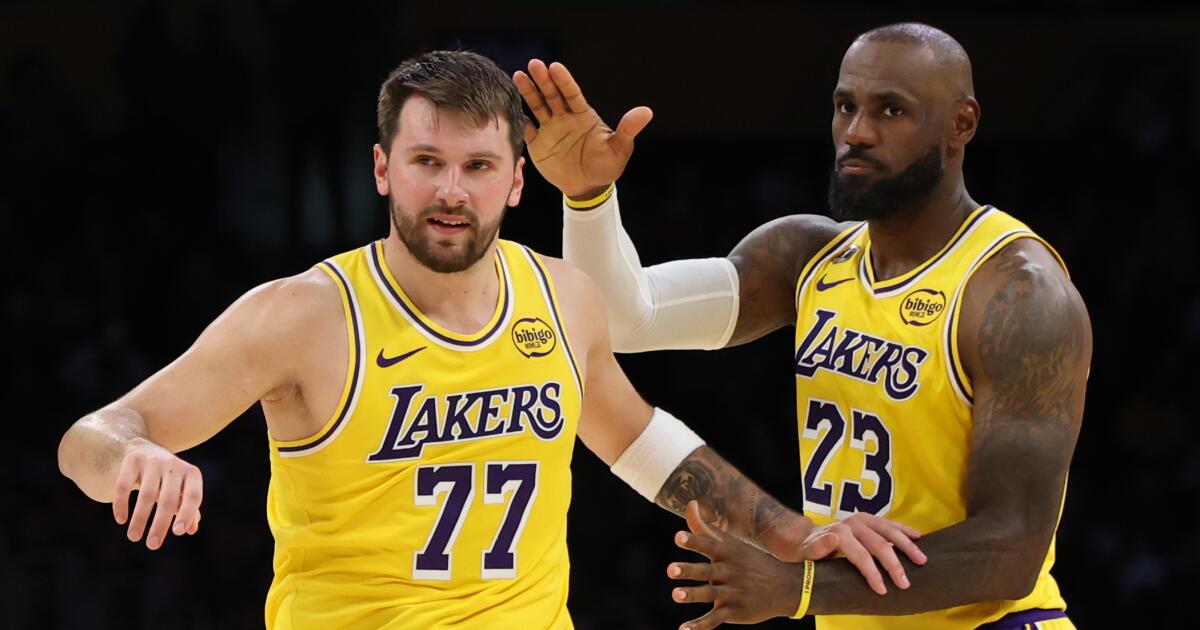 Luka Doncic scores 51 points as surging Lakers rout Bulls