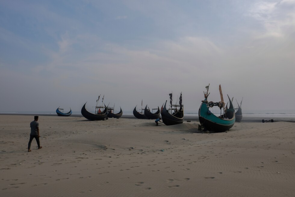 At least 250 people missing after boat sinks in Andaman Sea