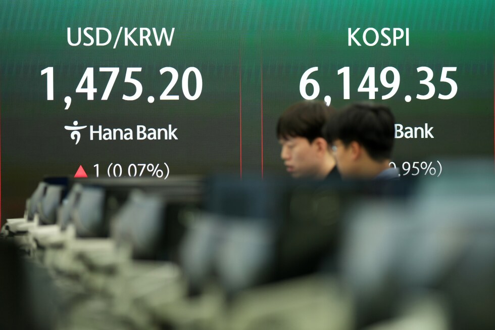 Oil prices gain and Asian markets rise