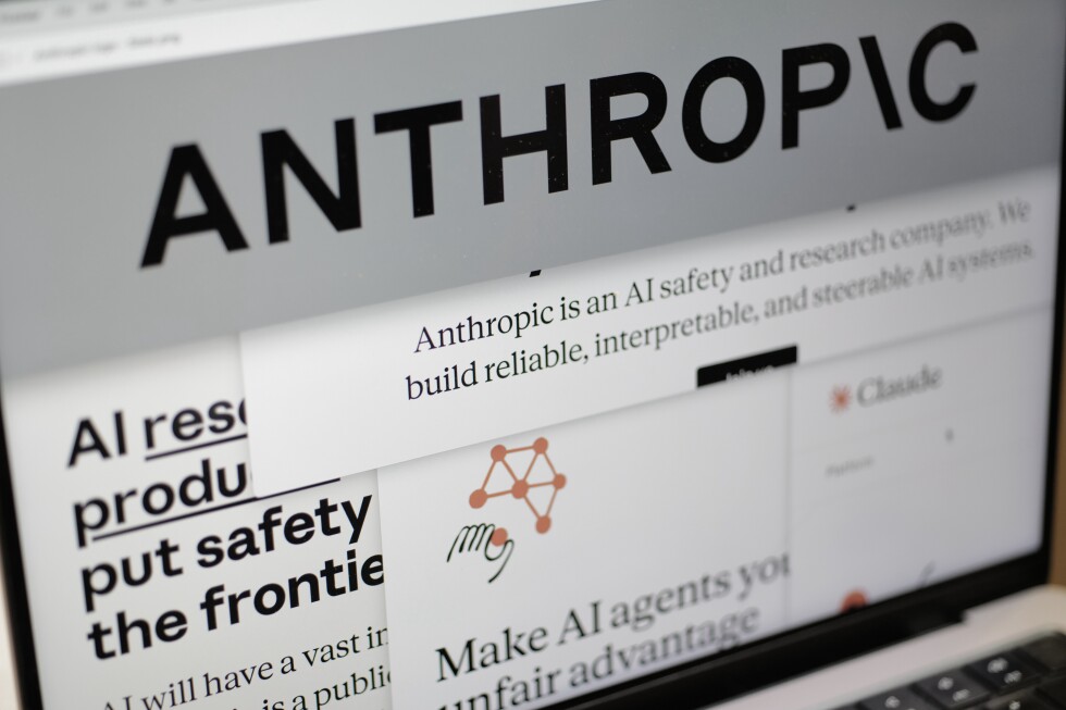 White House meets with Anthropic CEO over new AI model