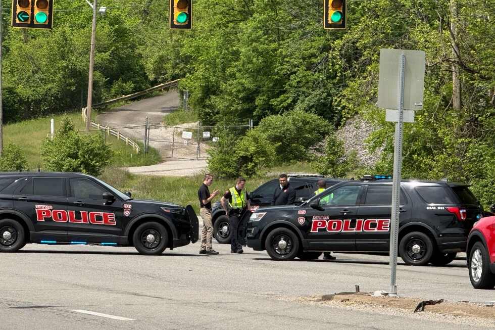 Chemical leak at a West Virginia plant kills 2 people, sends 19 to hospital, officials say