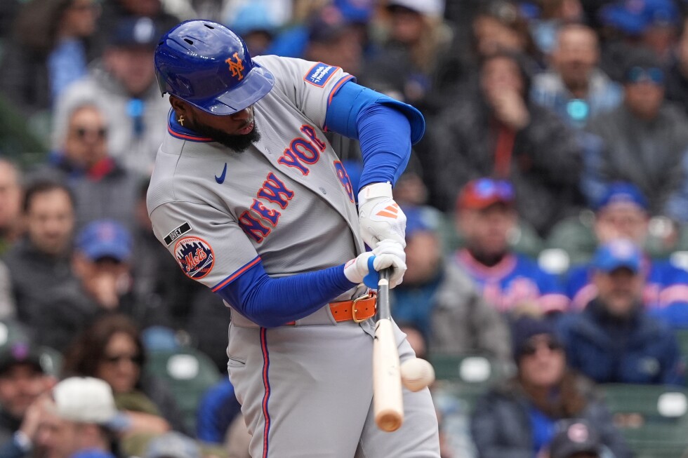 Mets' Luis Robert Jr. hits the injured list again