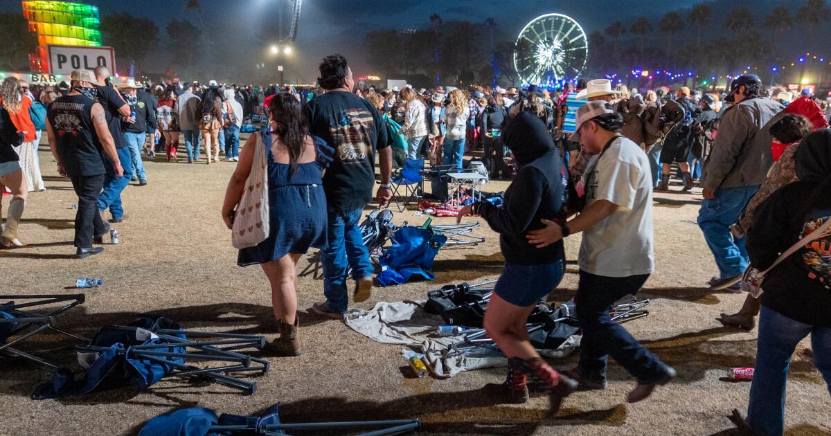 Stagecoach 2026 live updates: Winds force evacuation; Lainey Wilson and Pitbull close Day 2