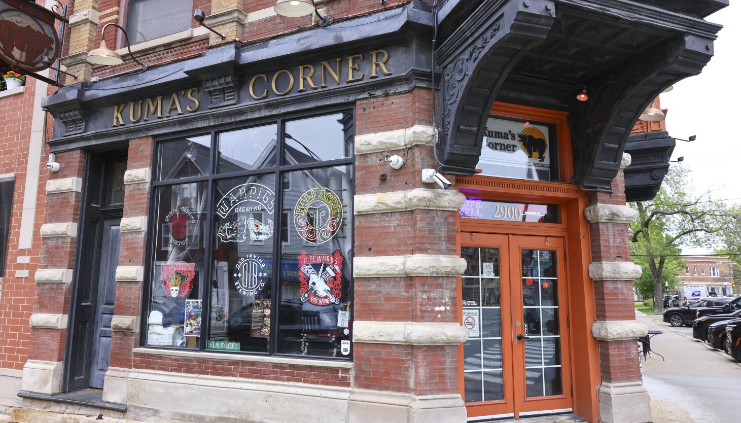 Kuma's Corner, Chicago's heavy-metal burger joint, to explore franchising across U.S. and world