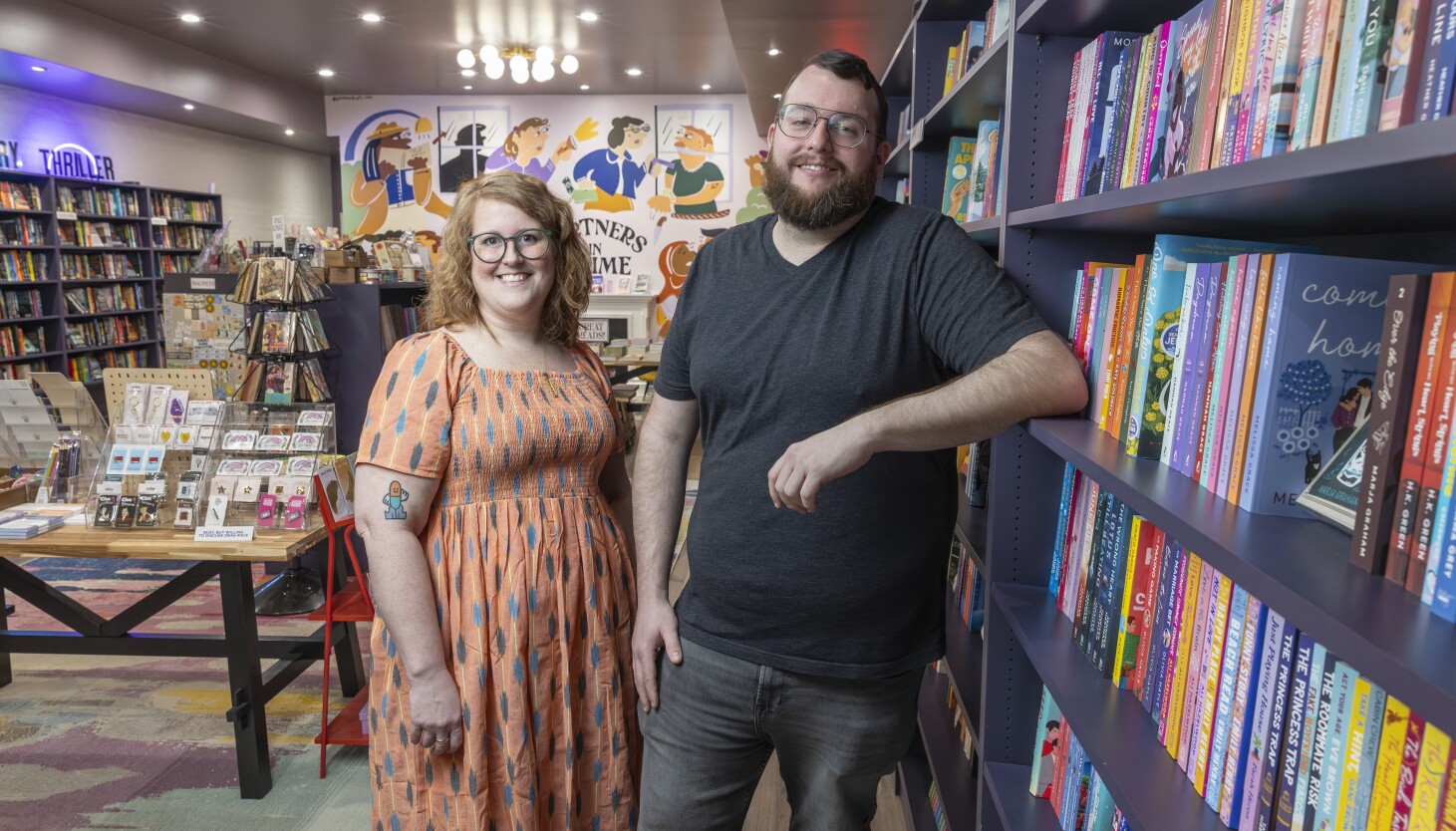 Mystery-romance bookstore opens in North Center amid rise of specialty shops