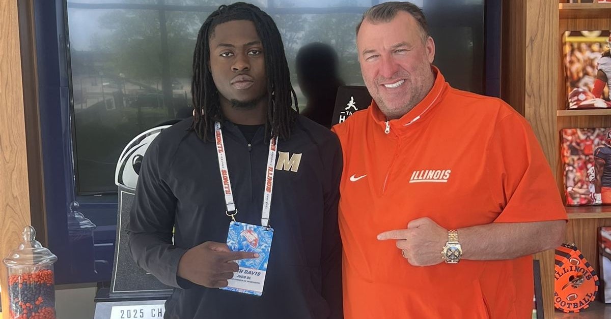 Illini offer 2026 JUCO DL Joshua Davis during official visit: 'It's everything I've prayed for'