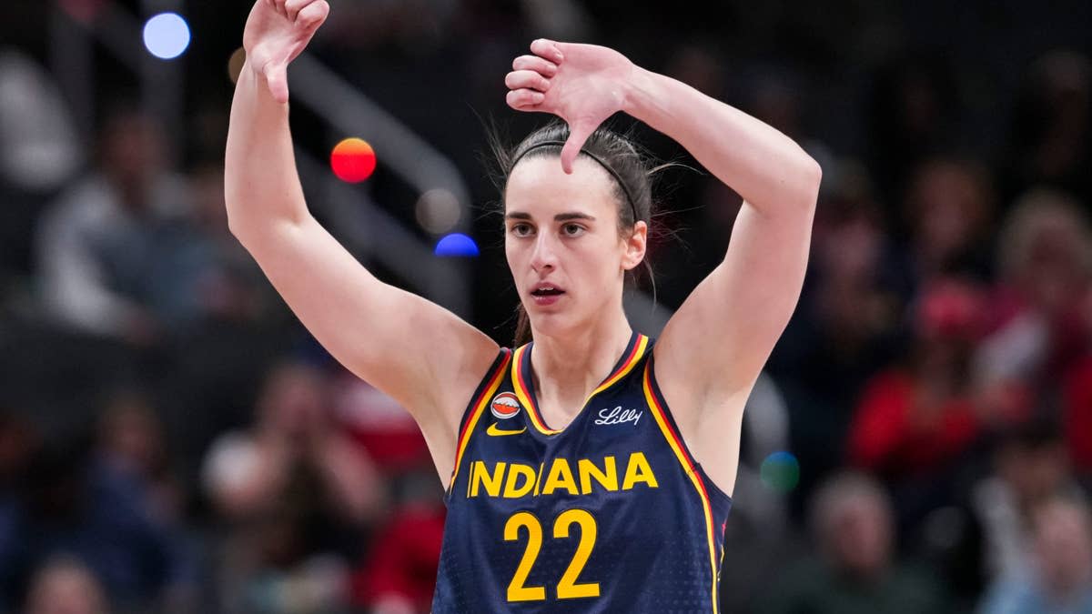 Indiana Fever guard Caitlin Clark gestures down the court Grace Smith&sol;IndyStar &sol; USA TODAY NETWORK via Imagn Images