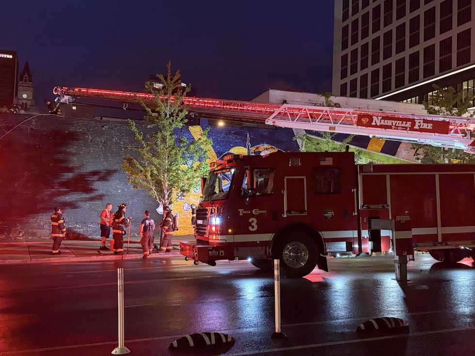 A recently shut-down nightclub caught fire in Nashville early Monday morning.