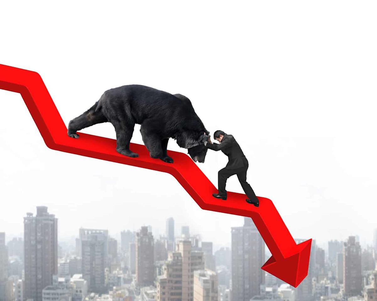 62-Year-Old Retiree’s $2.4M Portfolio Could Drop to $1.1M by 80 in the Wrong Market