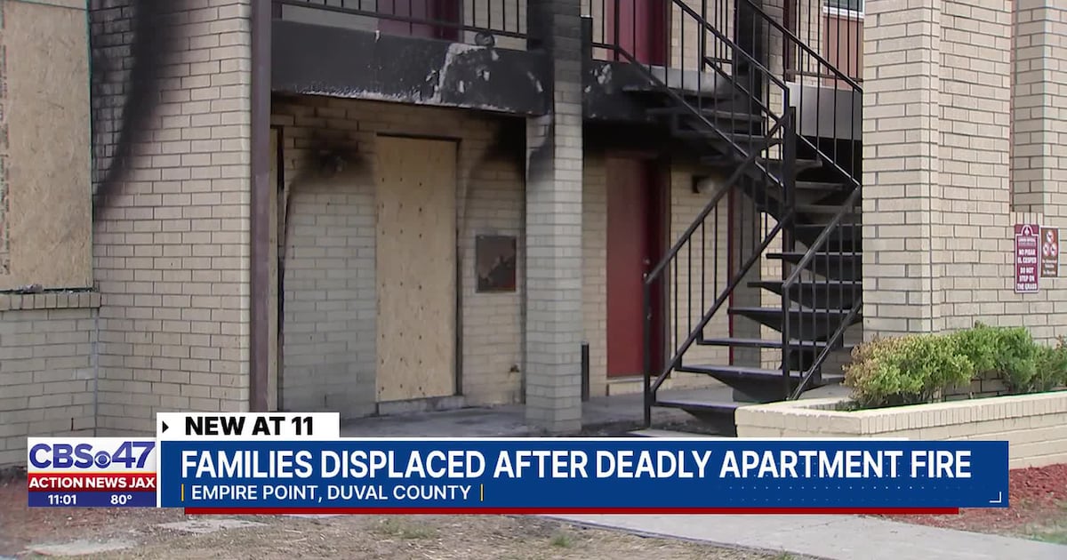 Mother with three kids left without a home after a fire tears through apartment complex