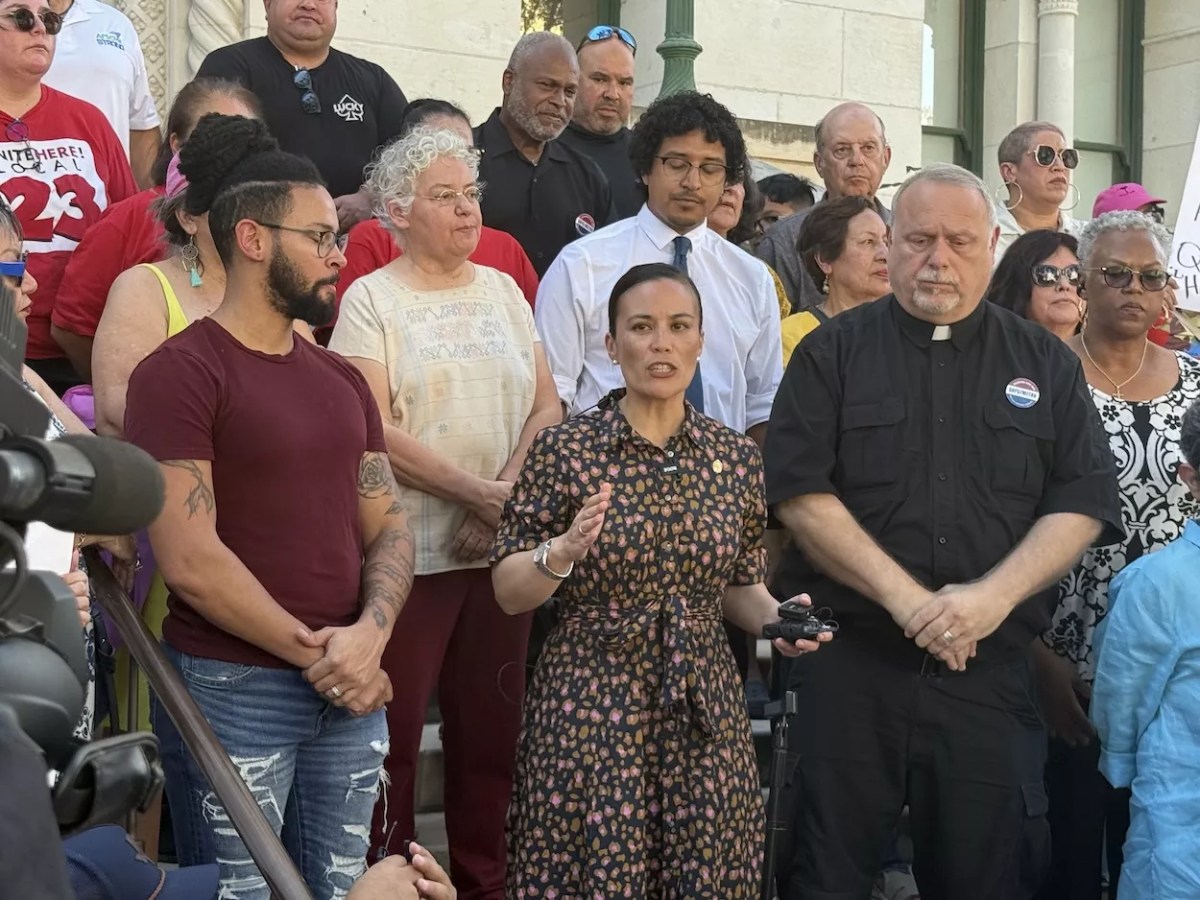 San Antonio man publicly questioned by mayor about his hourly wage fires back in newspaper op-ed