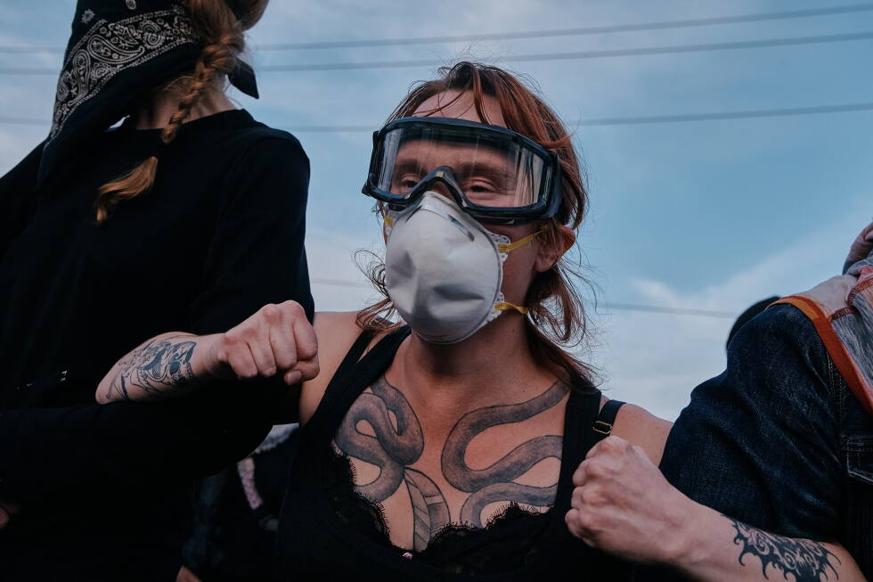 Photos show protestors and ICE agents clashing outside a New Jersey detention center