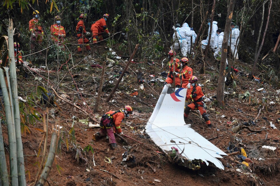 NTSB data suggests both engines shut off and cockpit struggle came before 2022 China plane crash