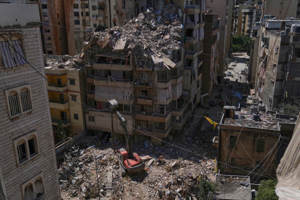 Israeli airstrikes kill 5 in southern Lebanon while Hezbollah rockets hit open areas in Israel