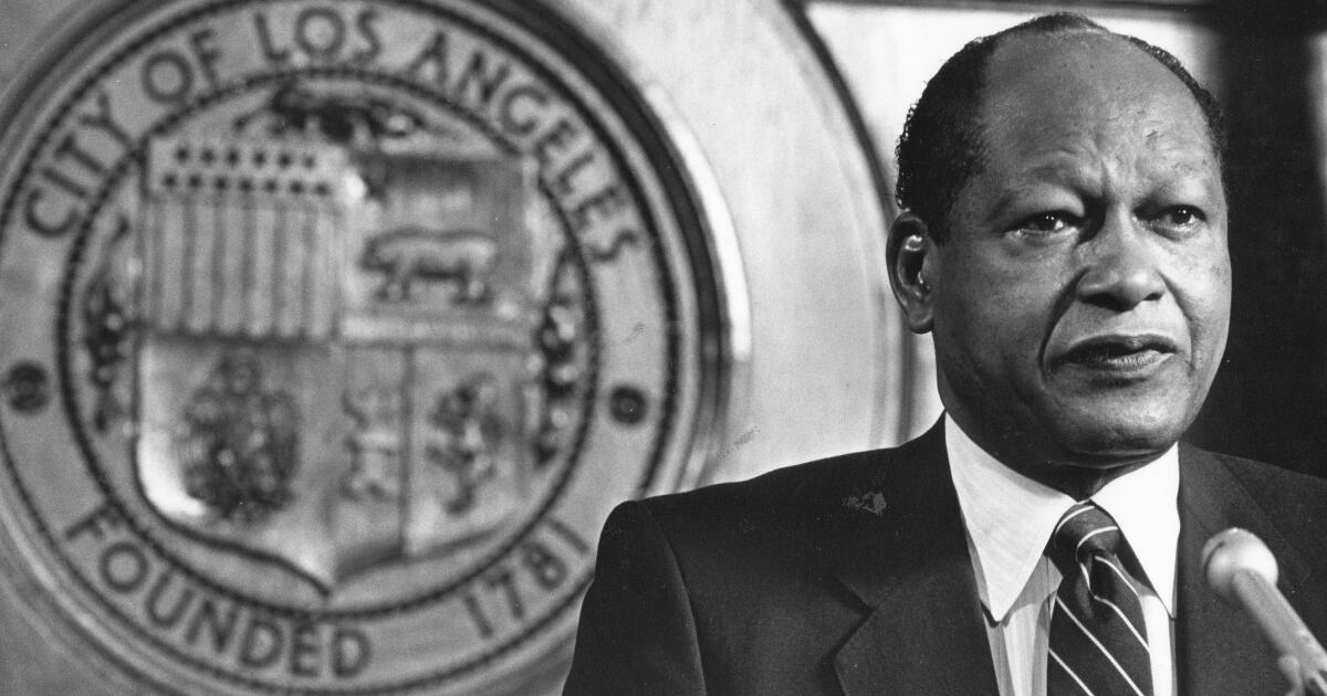 L.A. politics fractures amid dissatisfaction, frayed alliances, generational conflict