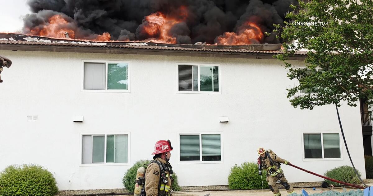 Fire near UC Riverside displaces 100 people at apartment complex