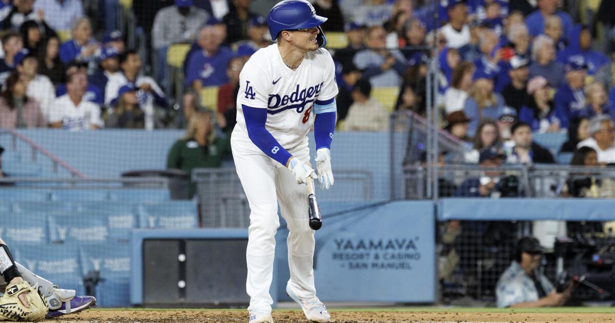 Dodgers' Kiké Hernández leaves rout of Rockies with oblique strain, will go on IL