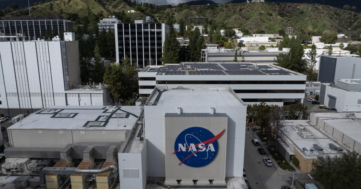 Caltech could lose control of JPL for first time in decades
