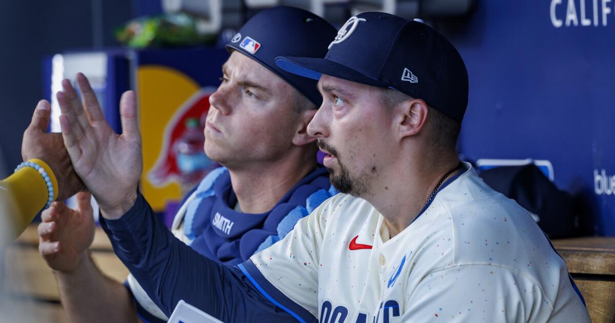 Dodgers' Blake Snell returns to IL with loose bodies in his left elbow