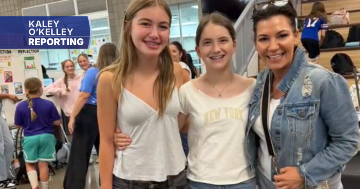 Teachers helping Phoenix middle school students turn service into leadership