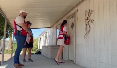 Red Cross volunteers canvas North Phoenix mobile home park for heat safety