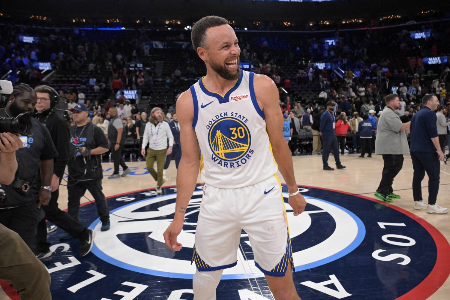 Stephen Curry signs longterm sneaker deal with China’s Li-Ning