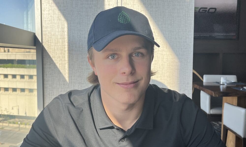 Stenberg on Playing Against Celebrini, Meeting Sharks, How He Decorates Apartment (+)