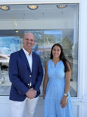 Chris Raveis, President of Residential Sales, welcomes Lauren Balbuena, Senior Vice President, to the William Raveis team.