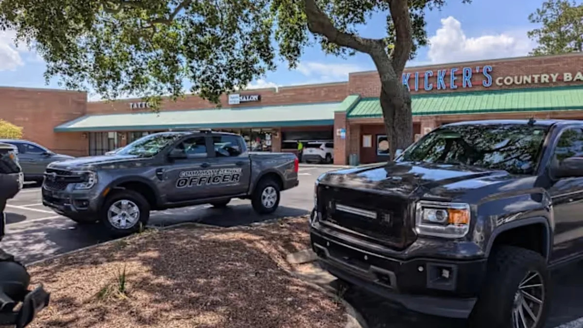 SUV Crashes Into Jacksonville Country Bar on Beach Boulevard