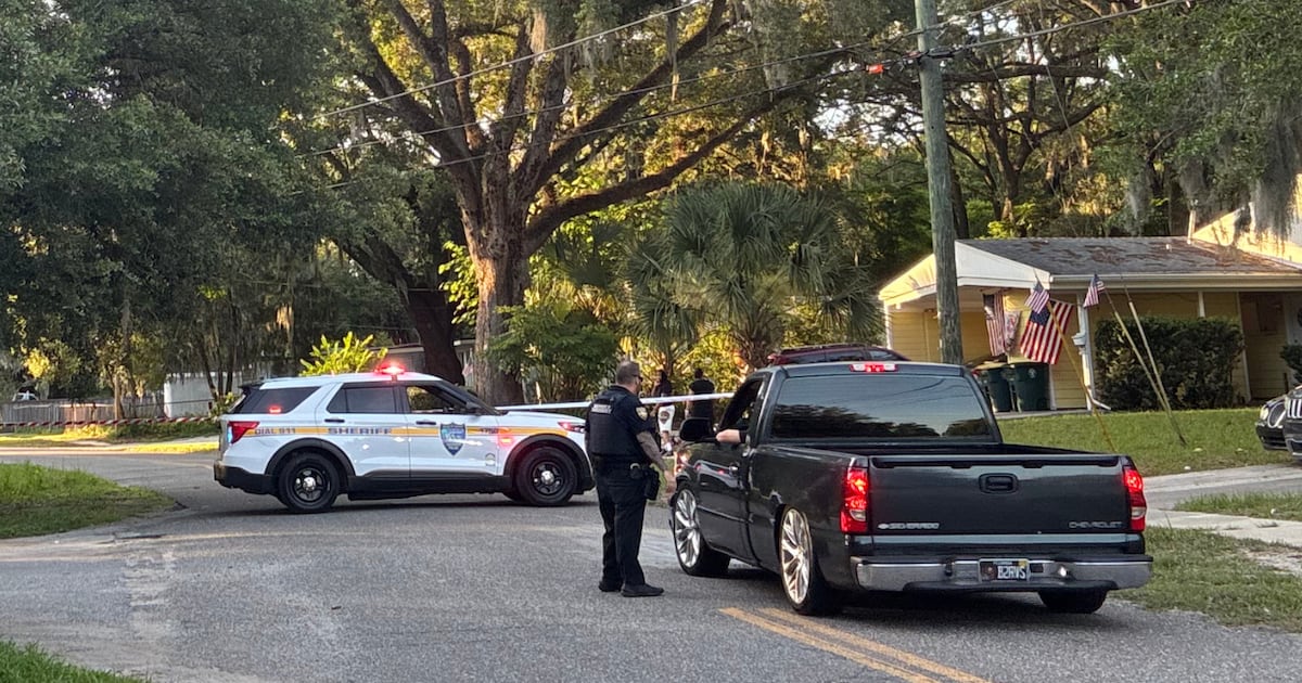 Heavy police presence shuts down Kline Road in Southside Estates