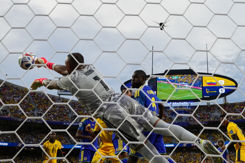FIFA World Cup: Curacao goalkeeper Eloy Room makes 15 saves to earn 0-0 draw with Ecuador
